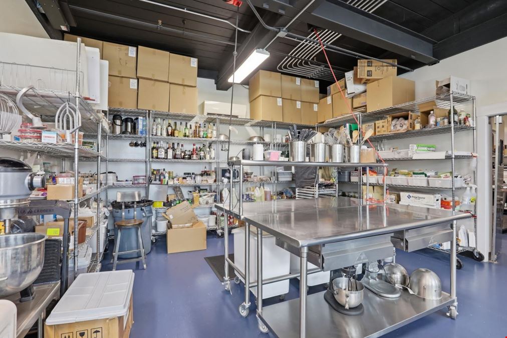 Sun-drenched 1,521sf Space for Lease in Amesbury, MA