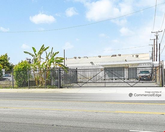 Preview of Industrial space for Rent at 711 East Rosecrans Avenue