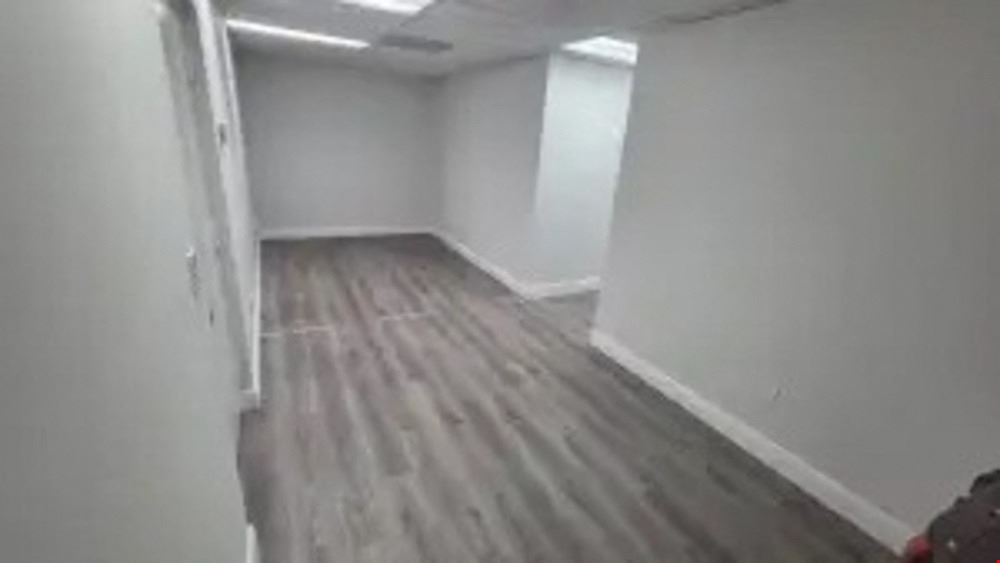 924 SF Suite 223 PROFESSIONAL & MEDICAL OFFICE SPACE FOR LEASE