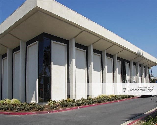 Tustin Financial Plaza - North & West Buildings