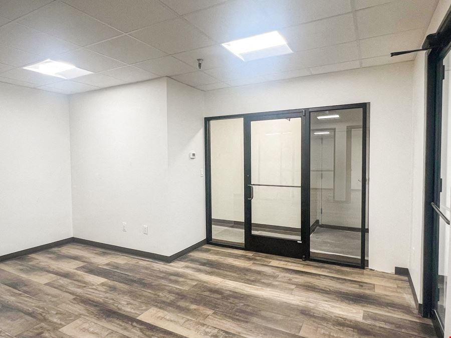 Versatile Suite for Lease in Metairie Office Building