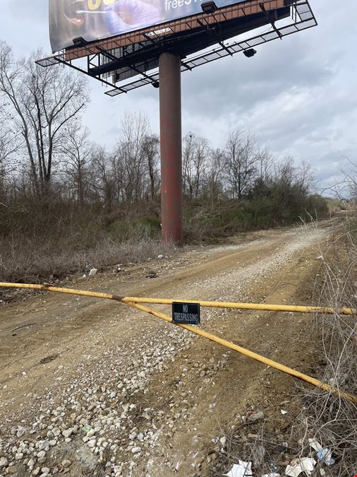 Country Club Drive at Industrial Drive