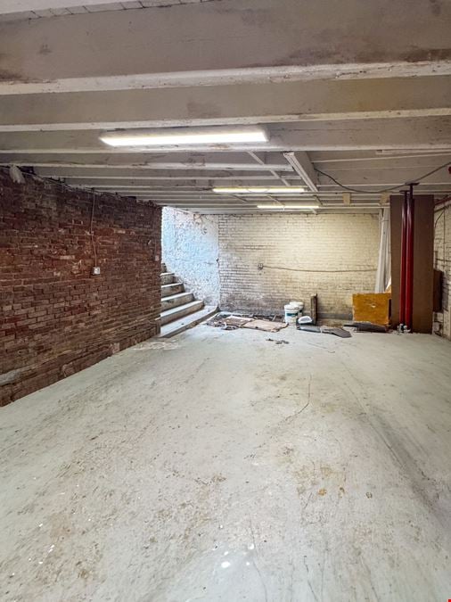 550 SF | 1314 Bergen Street | Vanilla Box Retail Office Space with Glass Frontage for Lease