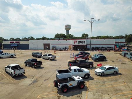 Preview of commercial space at 1200-1232 FM 1462
