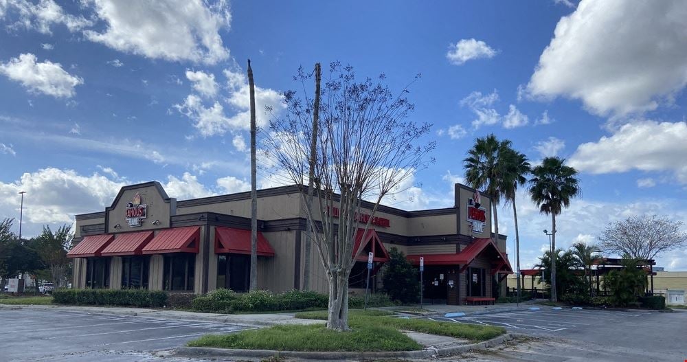 NNN Leased Restaurant | 6.97% Cap Rate | Power Center Outparcel | Orlando Tourist Corridor