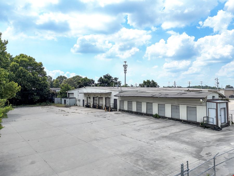 Industrial Warehouse with Dock-High Loading Adjacent to BTR