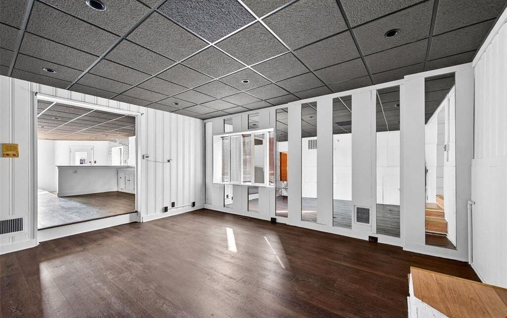 4535 S Grand Blvd