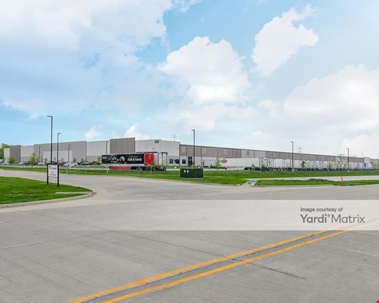 Preview of Industrial space for Rent at 3051 Gateway Commerce Center Dr. S.