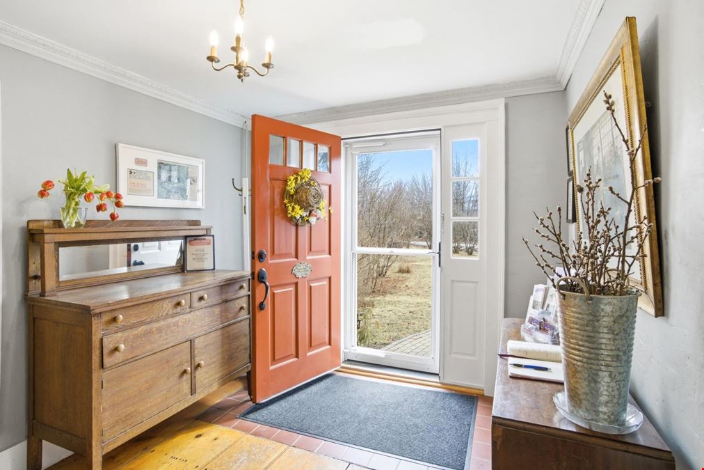 Historic Bed & Breakfast Estate with Event Barn on 5.6 Acres