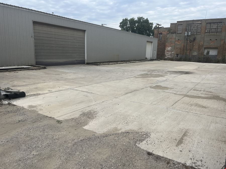 ±10,440 SF Warehouse with Yard Available in Will County