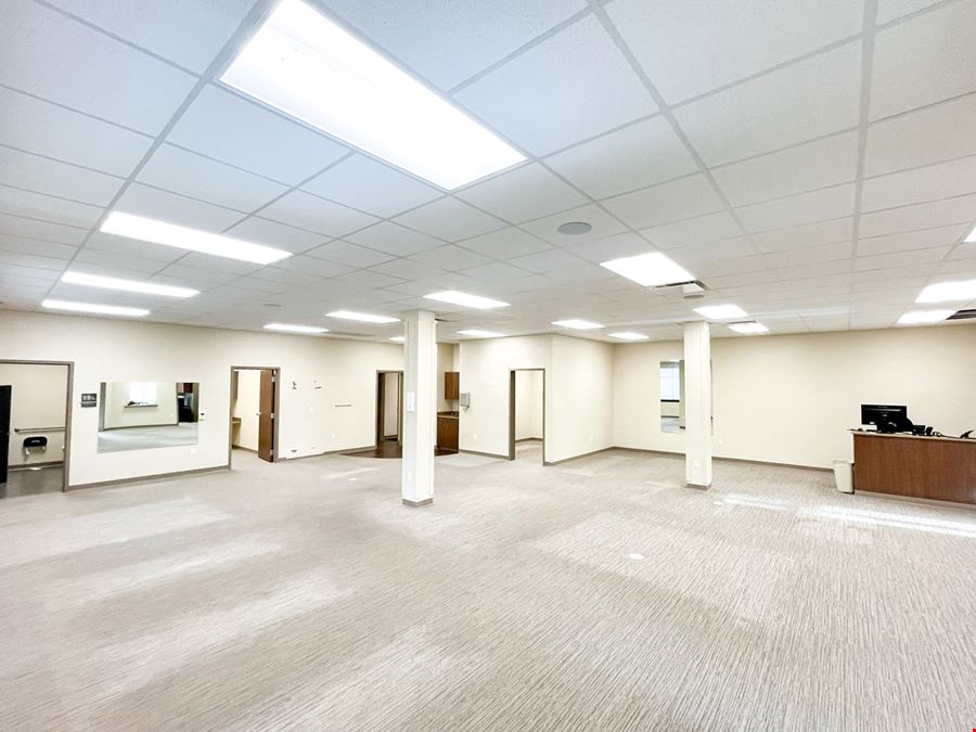 2,500 SF Endcap Medical Suite along Airline Highway
