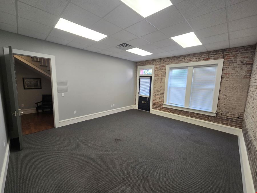119 N Main St