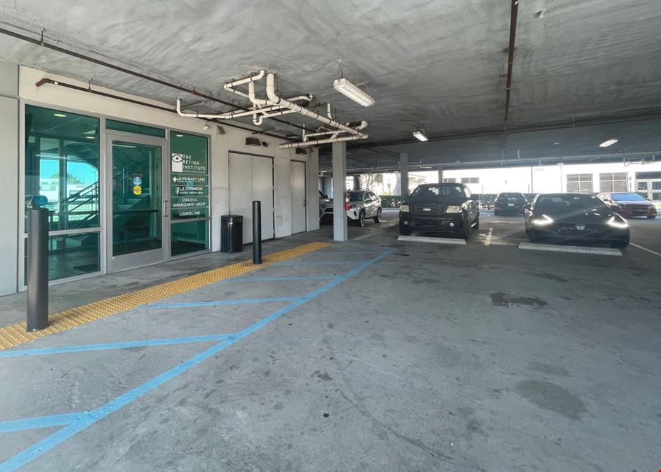 Causeway Blvd Office Space