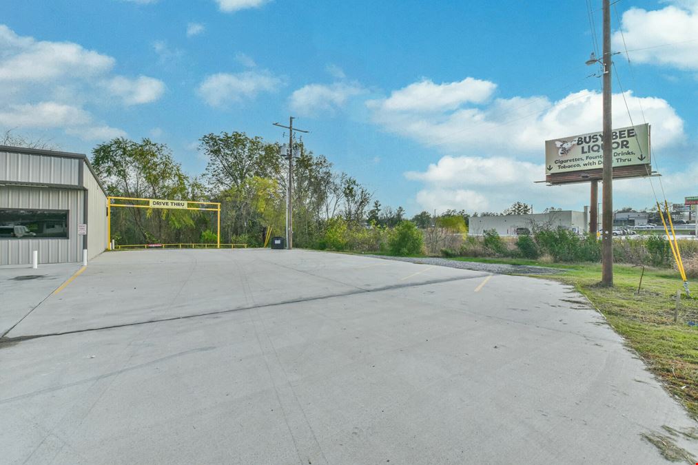 Prime Hwy 19 Retail Center + Liquor Store Business Included | Riverside, TX