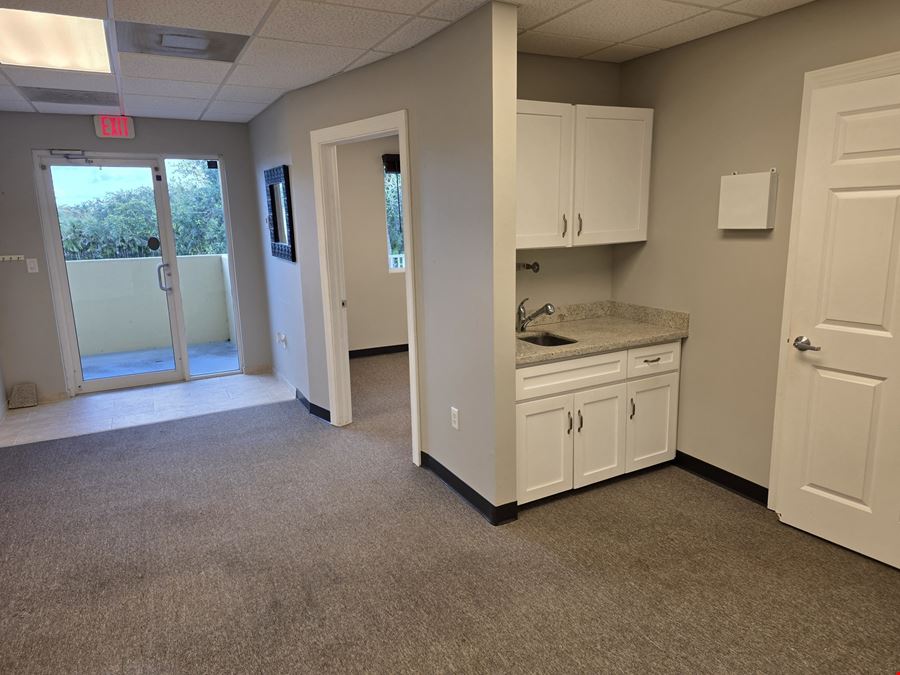 Contractor's Business Park: 1800sf Flex Condo for Sale