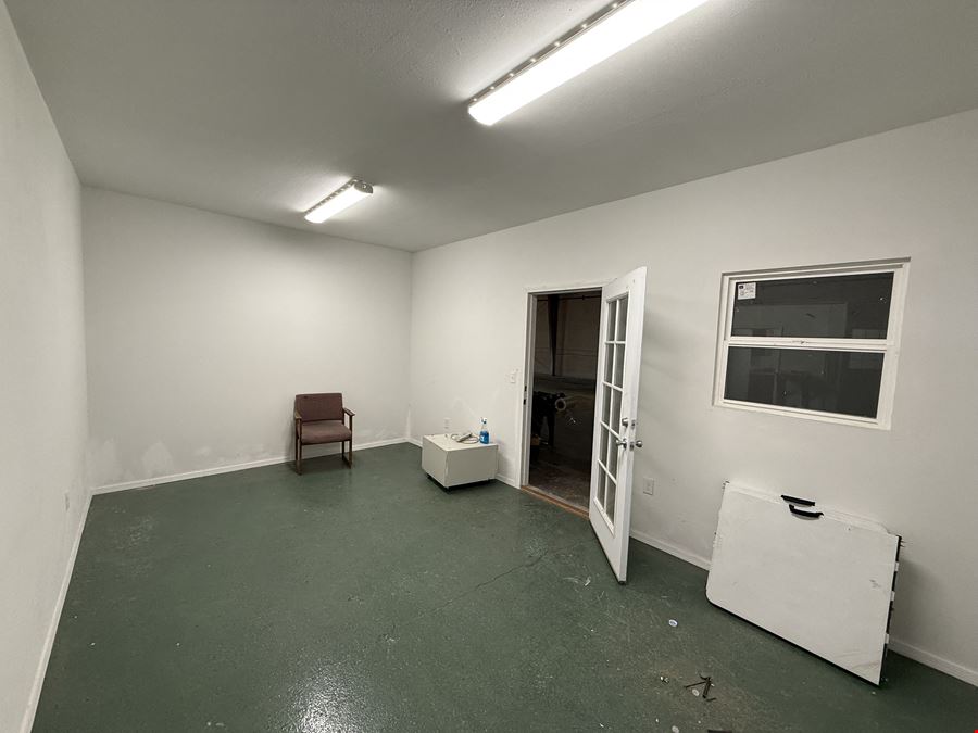 Bite Size ClearSpan Industrial Gem Near the Big I