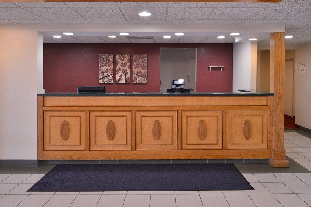 Red Roof Inn - Clyde, OH