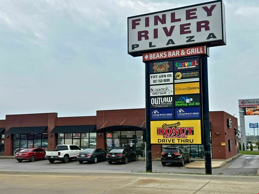 RETAIL CENTER FOR LEASE IN ROGERSVILLE