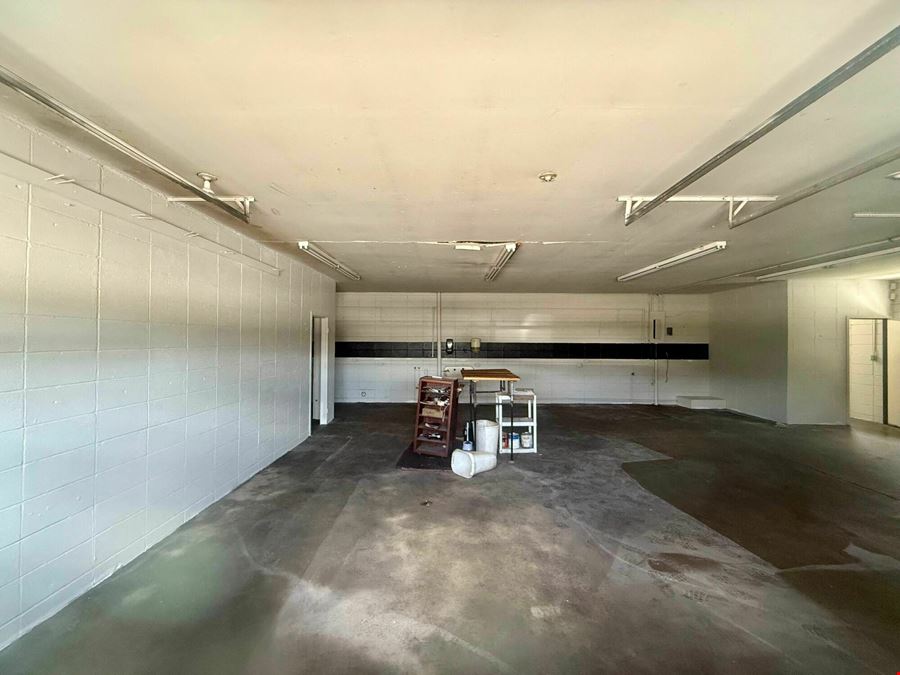 1,581 SF on .48 Acres Zoned HC in NW Springfield