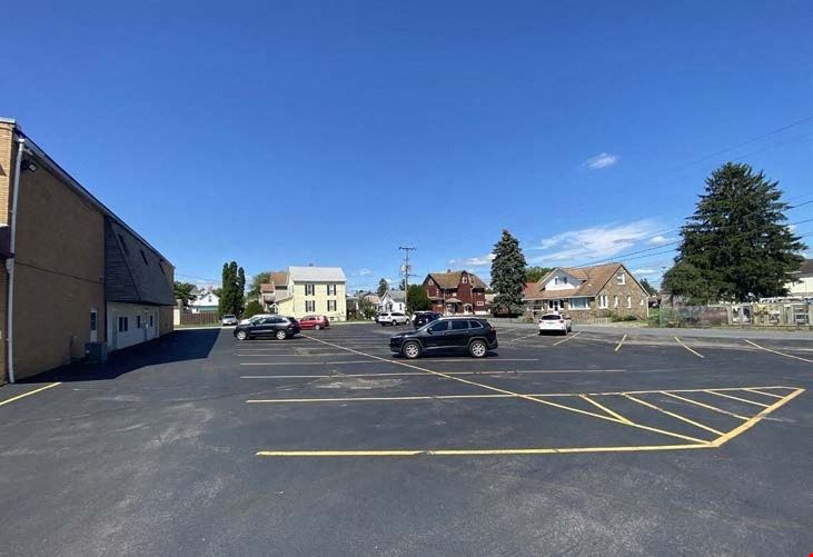 652 South Center Avenue