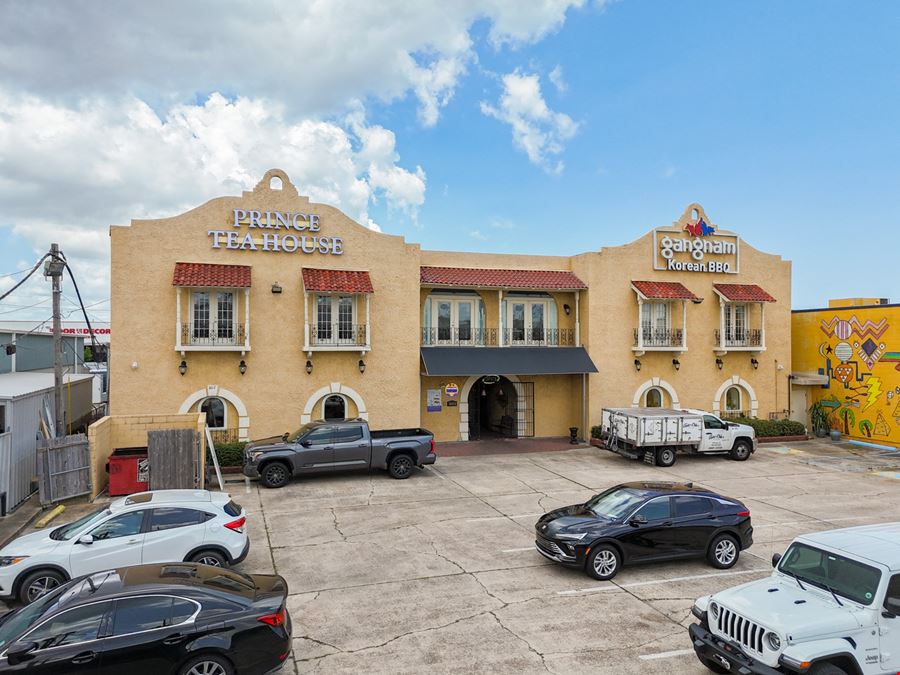 Versatile Second-Floor Space Near Lakeside Shopping Center