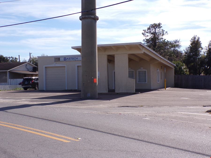 2301 E Main