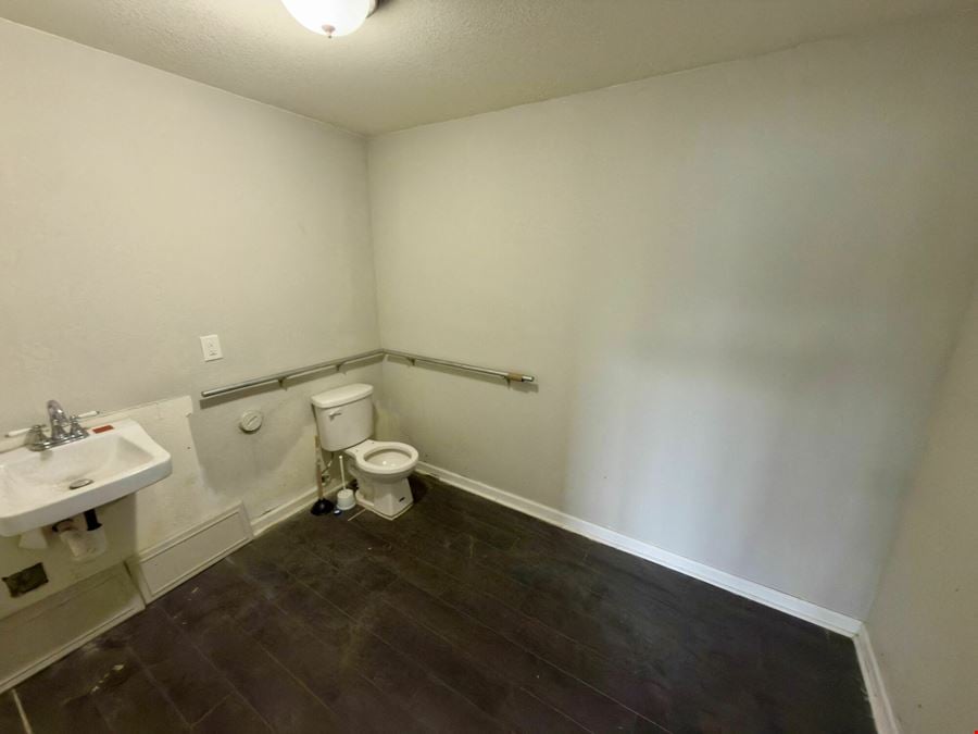 Freestanding Retail Building | Corner Lot on N Pace Blvd