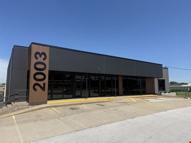 RETAIL BUILDING FOR SALE OR LEASE AT KEARNEY & GLENSTONE