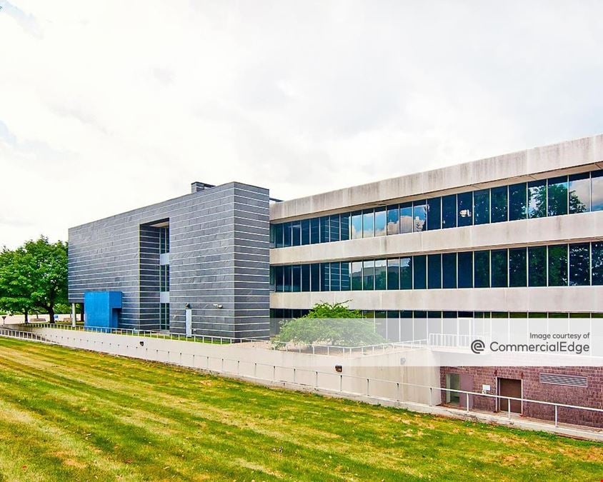 26555 Northwestern Hwy