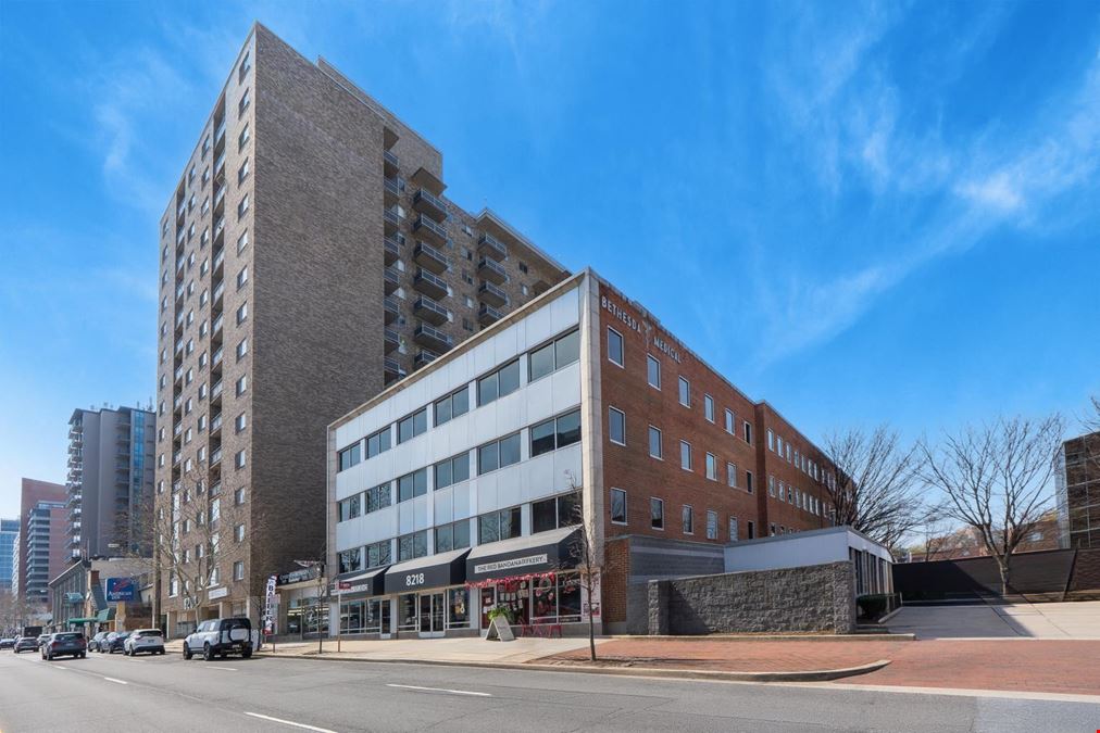 8216-8218 Wisconsin Ave