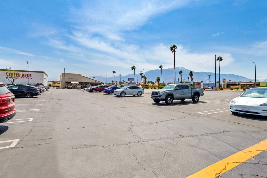 ±5,959 SF Drive-Thru Available