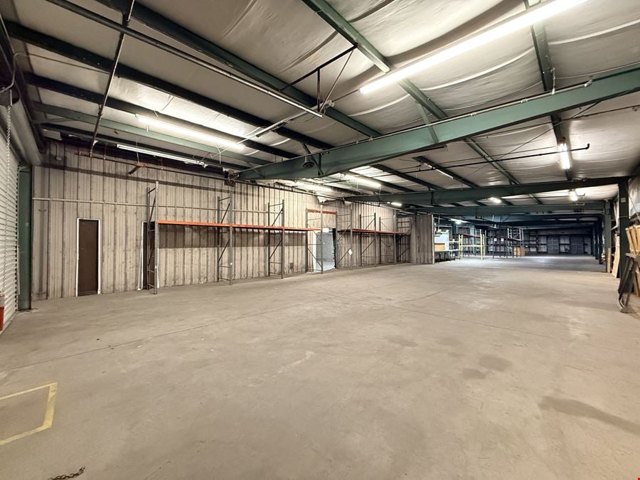 Stand Alone Warehouse Near Polk Parkway