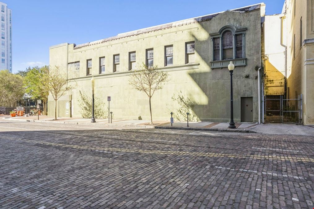 PRIME REDEVELOPMENT OPPORTUNITY IN DOWNTOWN TAMPA