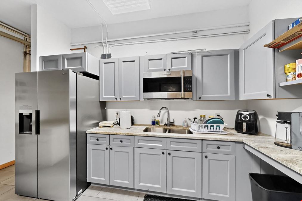HIGH END RETAIL/OFFICE IN LOS RANCHOS