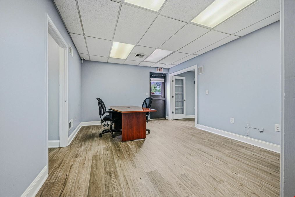 23 Parkway Circle, New Castle, DE