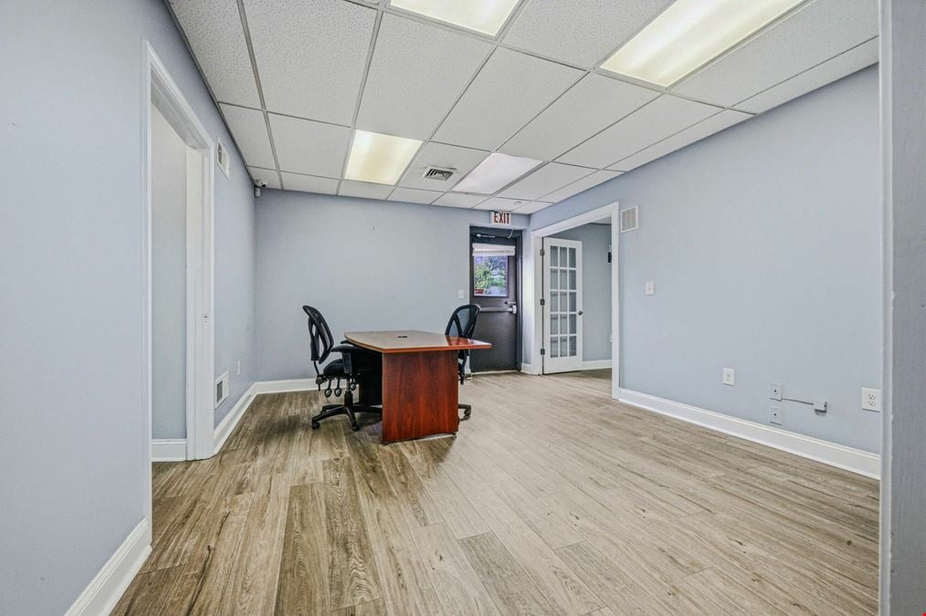 23 Parkway Circle, New Castle, DE