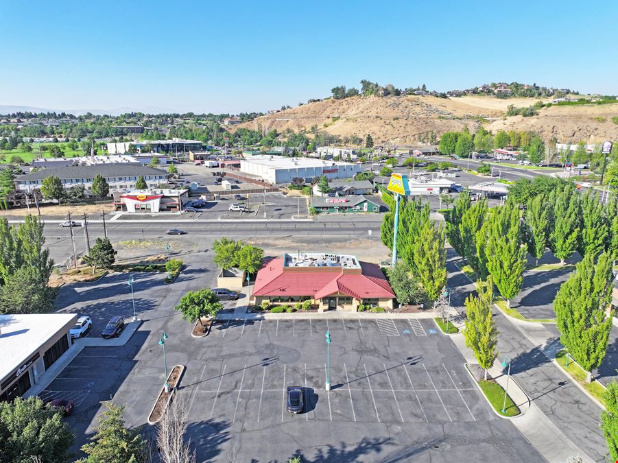 Former Shari's Restaurant Space