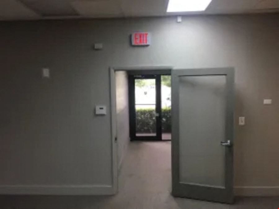 6532 SF Suite 140 Professional and Medical Office Space