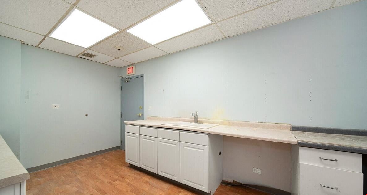 129 S Roselle Rd