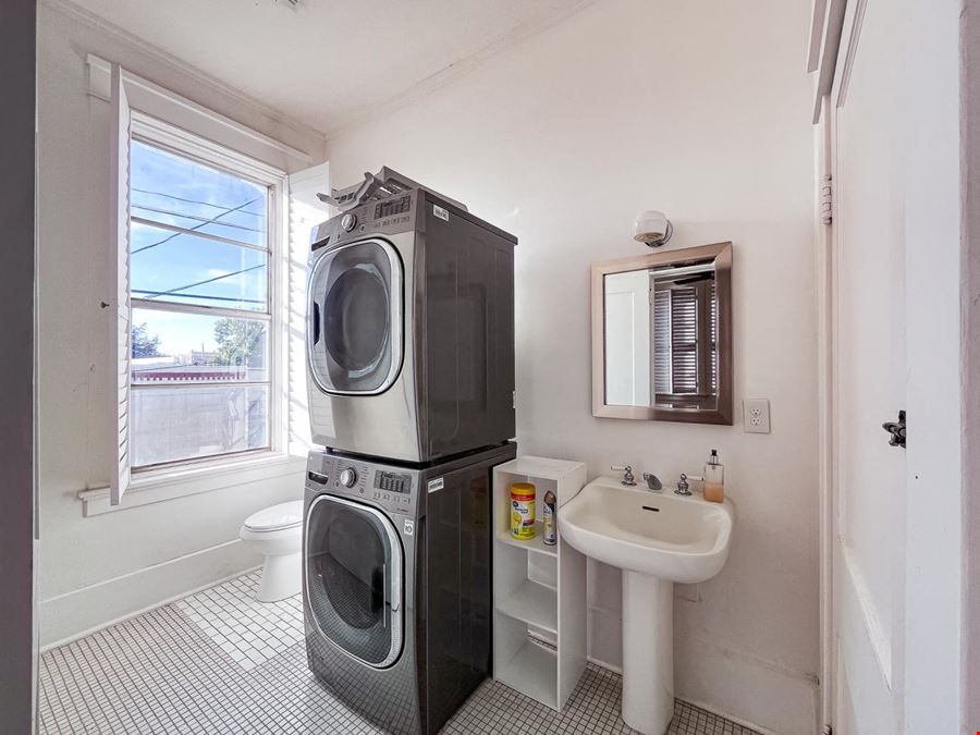 216 E Alamo Street