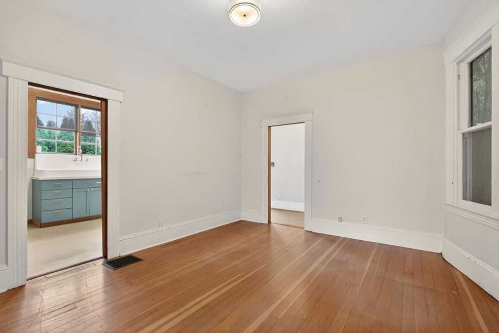 317 NE Sacramento St, Portland, OR 97212