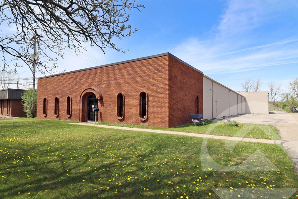 595 East Elmwood Ave