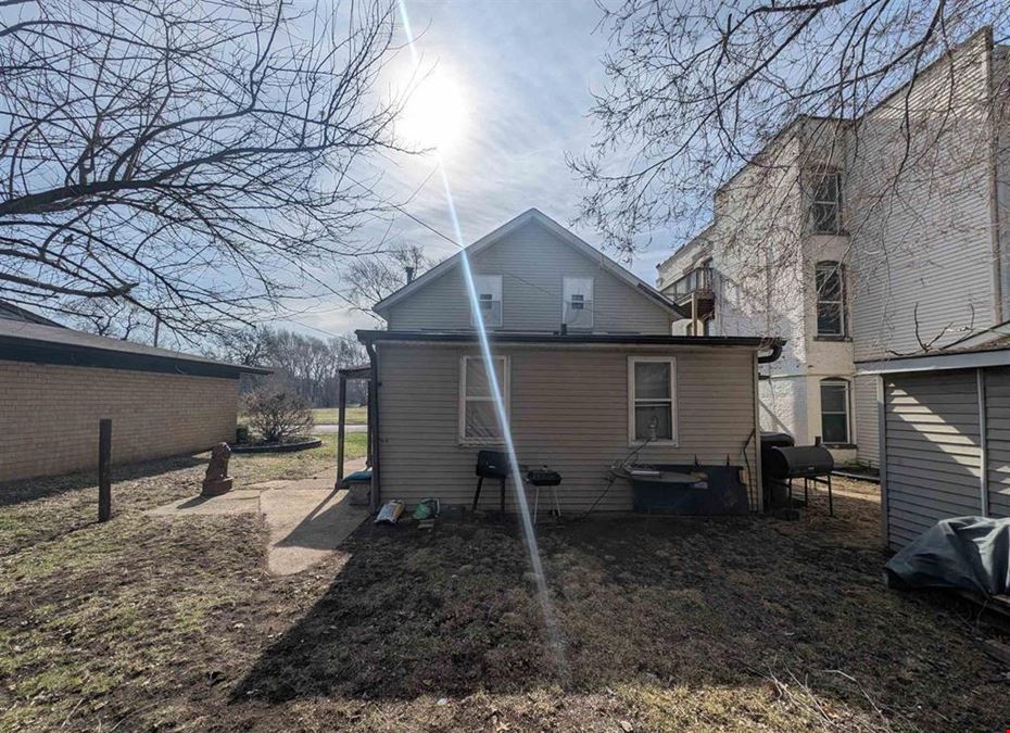 601 NE Perry Ave