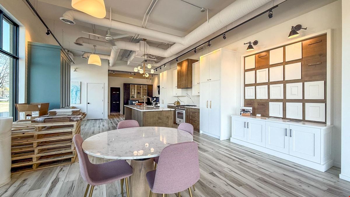 Excellent opportunity to sublease a high-profile retail unit in the Capri-Landmark area.