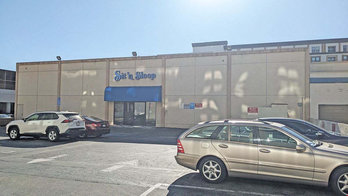 Flagship Glendale Retail Opportunity