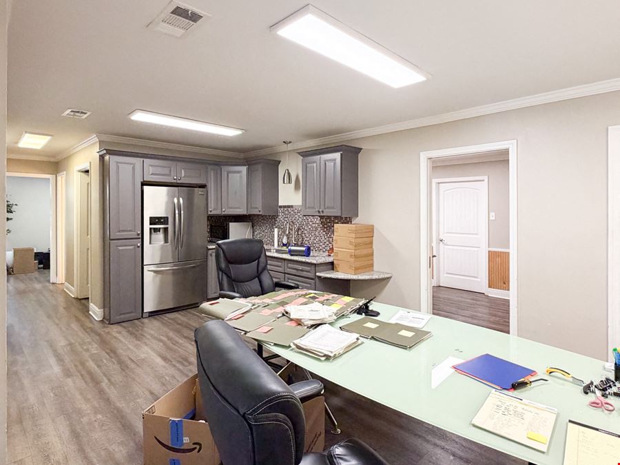 ±10,000 SF Office/Warehouse with Yard Space
