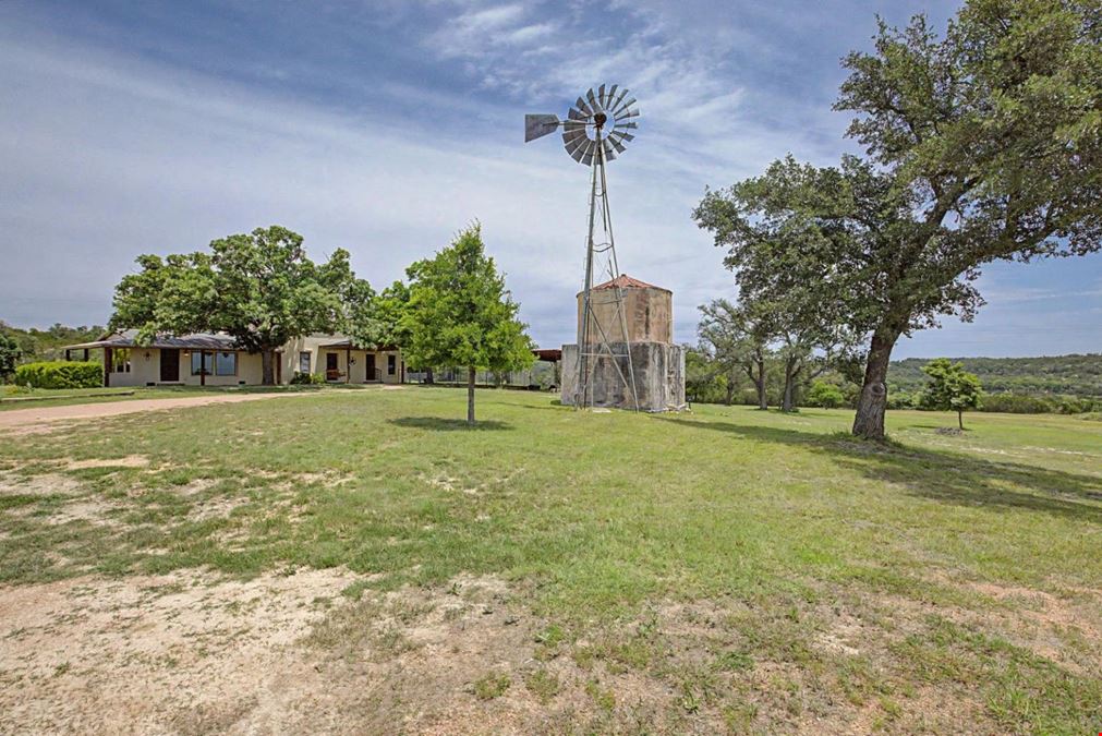 5709 & 5711 Ranch Road 965