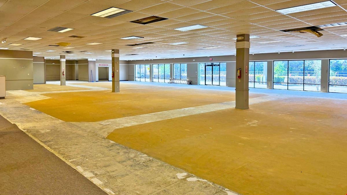 Single-Tenant Freestanding Retail