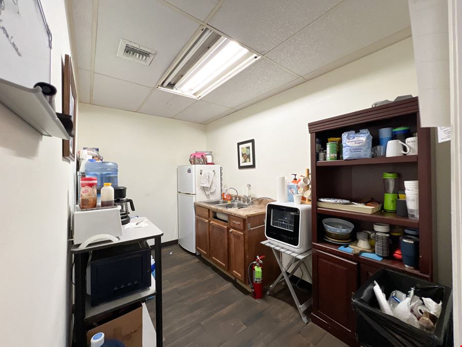 ±13,100 SF Warehouse and Office in Industrial Elmwood