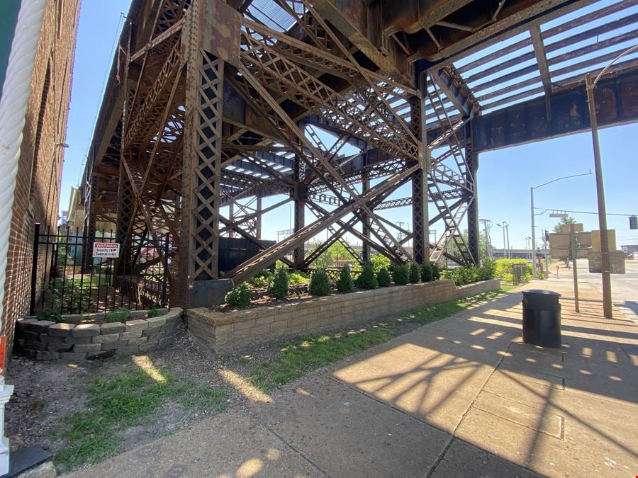 900 Block of S 4th St.
